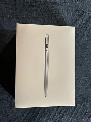 Apple MacBook Air 13,3" (Intel Core i5, 1.60GHz, 4GB RAM, 128GB SSD) Notebook -