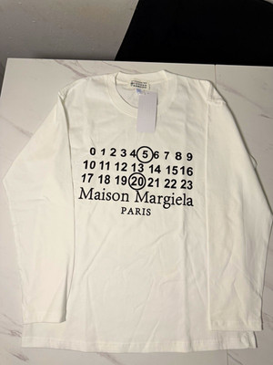 Maison Margiela Herren Langarm T-Shirt Rundhals Weiß Logo Druckgrafik Gr. L