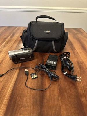 Canon VIXIA HF200 HD Camcorder 15x Optical 300x Digital Zoom  Xtra Works G2U