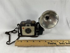 Vintage Antique KODAK BROWNIE HOLIDAY FLASH Camera Kodalite Midget Flasholder