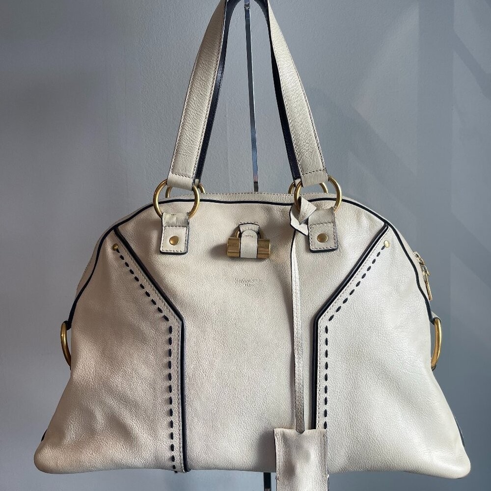 Borsa a tracolla Yves Saint Laurent M grande a cupola in pelle avorio usata