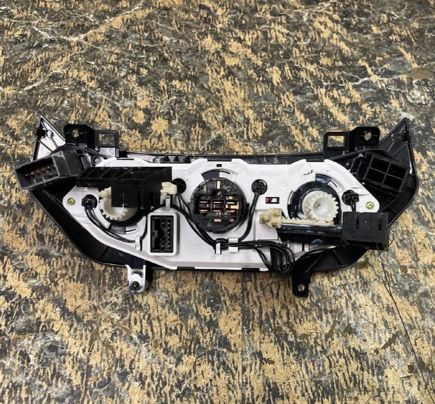2007-2011 Chevrolet Aveo AC A/C Heater Climate Temperature Control Oem - Image 2 of 4