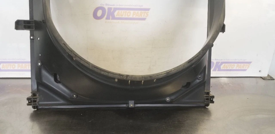 22 FORD F350 SUPER DUTY RADIATOR FAN SHROUD 6.2L - Image 3 of 4
