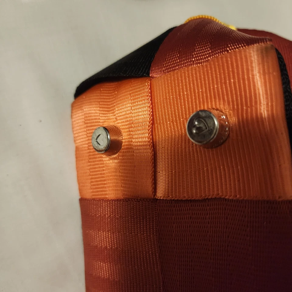 Harveys 安全带 JACK O LANTERN 中号手提包限量版 182 of 250  — 第 2/4 张图片