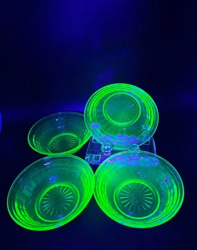 Anchor Hocking Block Optic Dessert Berry Green Uranium Glass Bowls Glows 4”