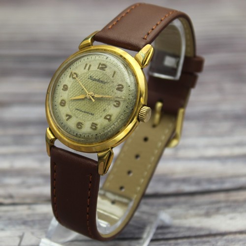 KIROVSKIE mechanical mens Gilded watch Crab Case USSR 1950s 1MChZ КИРОВСКИЕ⌚ - Picture 3 of 10