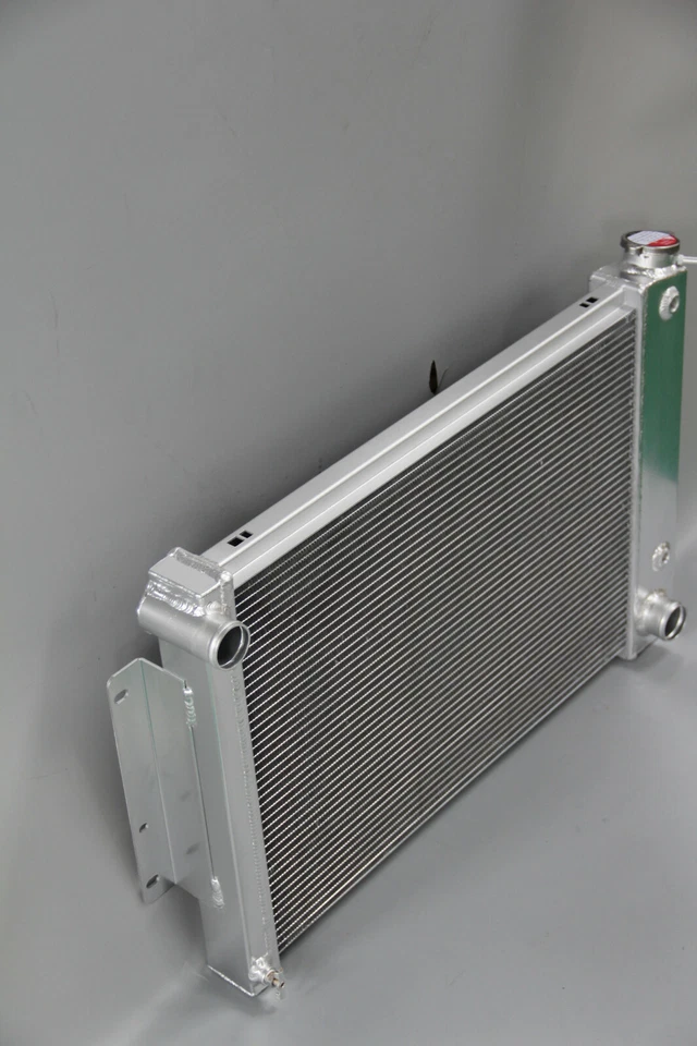 Radiador 370 de 3 filas para Chevy Camaro Pontiac Firebird Big Block 1967 1968 1969 23" Foto 2 de 4