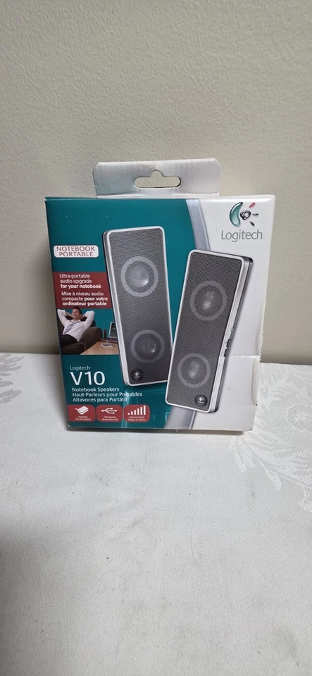 Logitech V10 Notebook Lautsprecher Silber & Schwarz mit Reisetasche - NEU