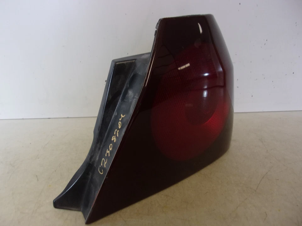 Luz trasera derecha pasajero Chevrolet Impala 2000 2001 2002 2003 2004 OEM Foto 2 de 4