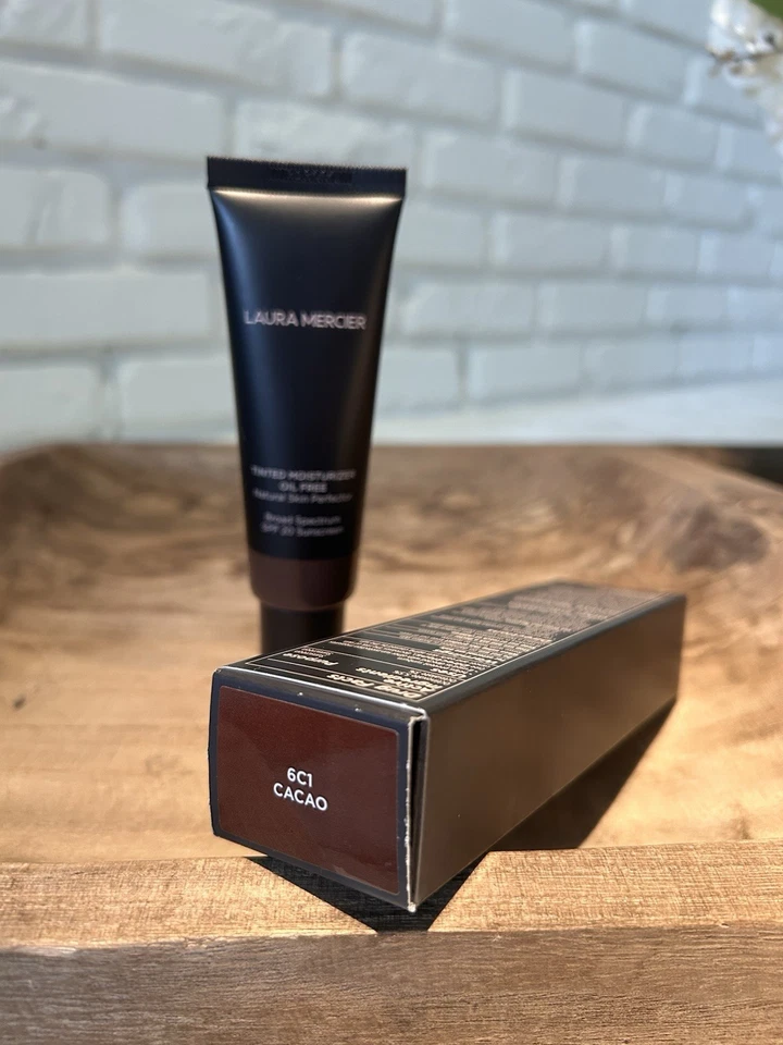 Crema hidratante tintada sin aceite Laura Mercier FPS 20 cacao 1,7 fl oz nueva Foto 3 de 3