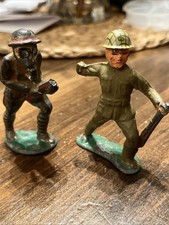 Barclay Manoil Dimestore Lead Toy Soldiers 2 Gas Mask Gernade Thrower