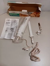 1998 White-Westinghouse Electric Knife with Slicing Guide Model WEK9430 