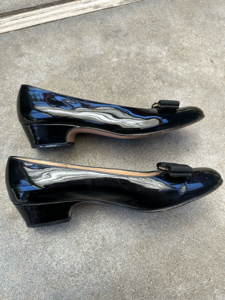 Salvatore Ferragamo Vara 黒 7 1/2 Vintage Salvatore Ferragamo Boutique Vara Black Patent