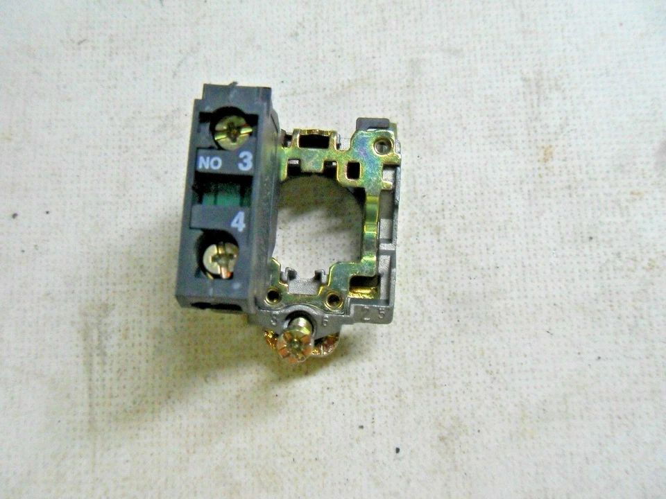 2 Telemecanique ZB4 BZ101 Contact Blocks - Image 2 of 3