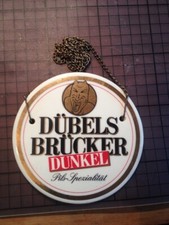 D&uuml;bels Br&uuml;cker Dunkel Zapfhahnschild aus Porzellan, Durchmesser 11,5 cm