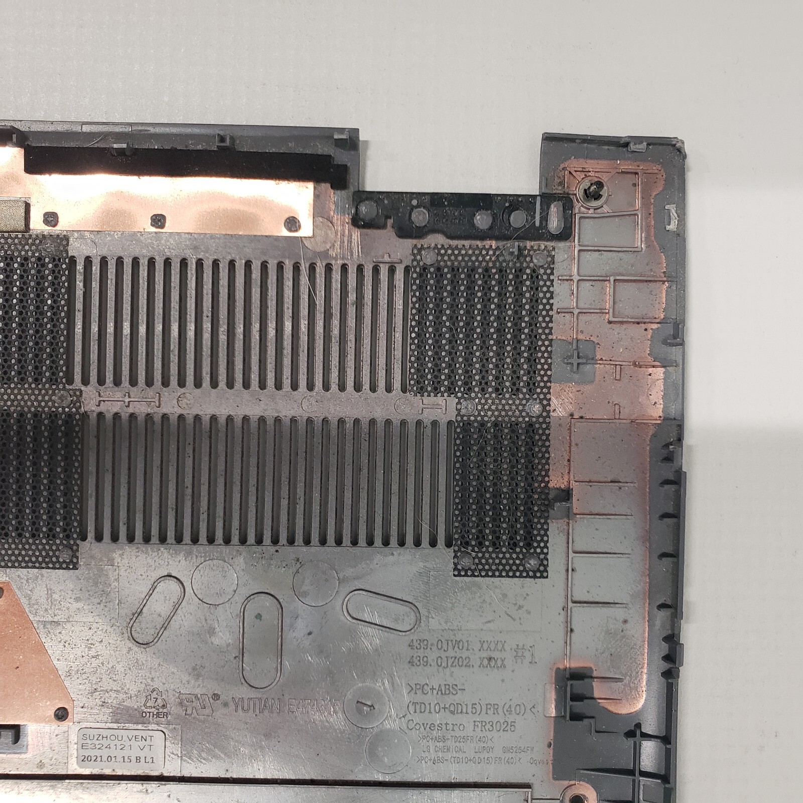 Dell Keyboard, Palm Rest, Touch Pad & Back Plate for Inspiron P126G (see detail)