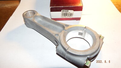 Briggs & Stratton Engine Part NOS OEM - Connecting Rod 394306 491804