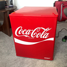 Husky Coca-Cola Retro Red Tabletop Mini Fridge 1 Door HUS-HU25-2-R