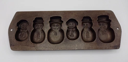 Lodge vintage cast iron 6SM2 snowman baking cornbread pan EUC