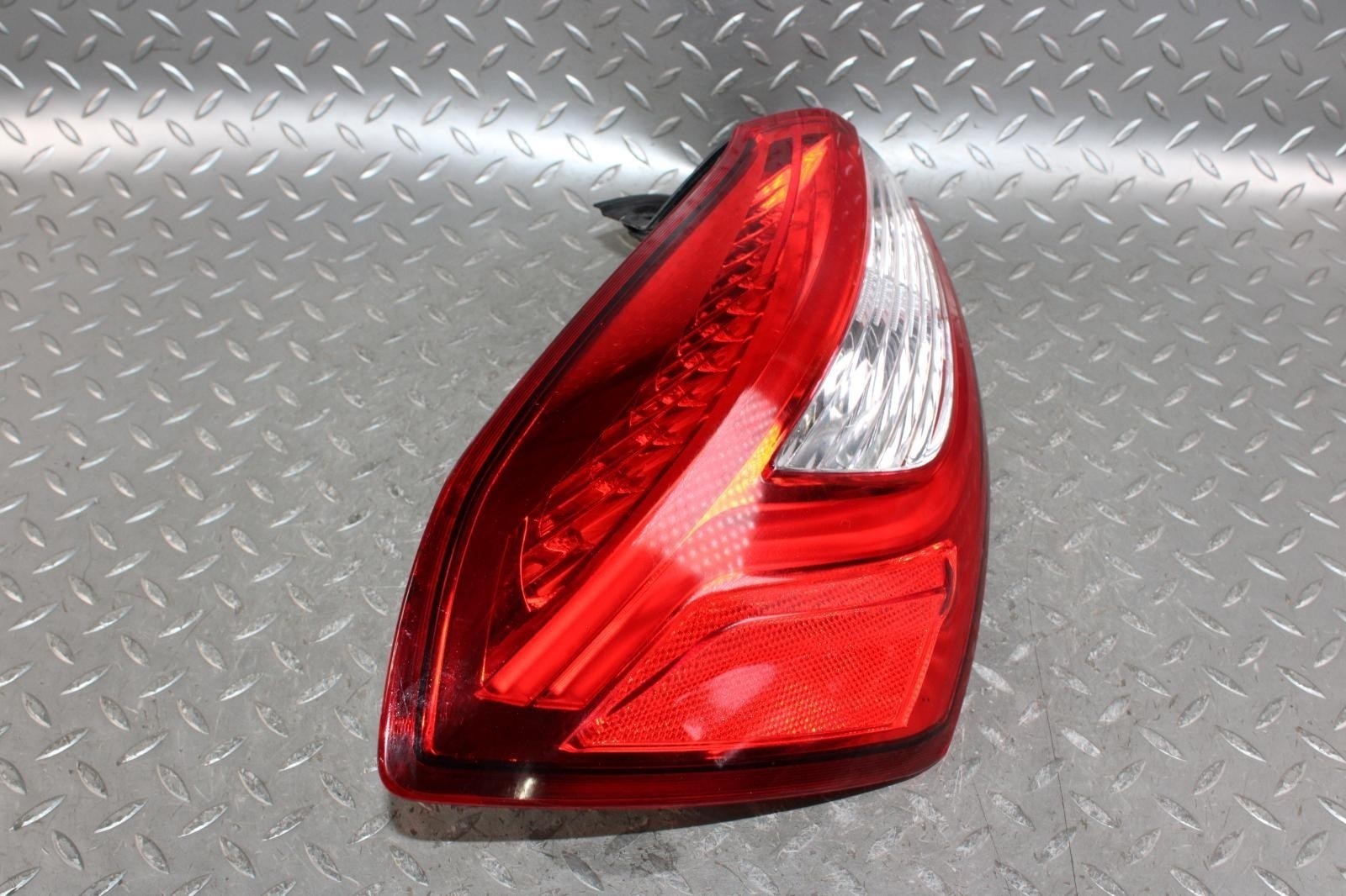 Maserati Ghibli 2014-2019 Left Tail light