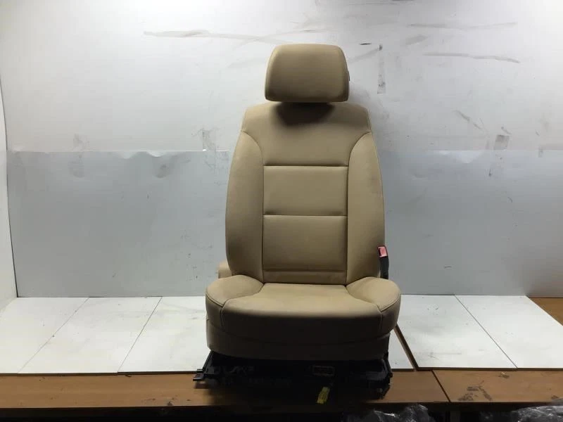 BMW 535XI 2008 asiento del pasajero delantero derecho cuero con reposacabezas y hebilla OEM+ Foto 4 de 4