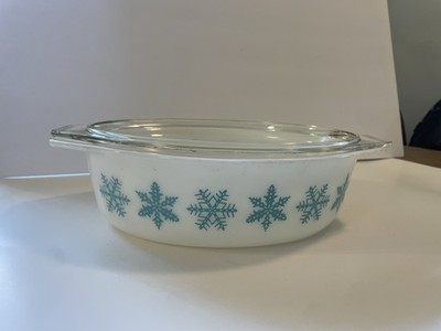Vintage Pyrex Casserole Dish w/Lid 045 Christmas Turquoise Snowflake 2.5 QT