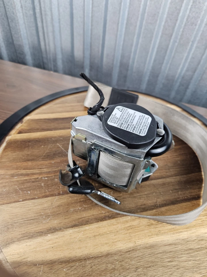 AUDI A4 2005 convertible cinturón de seguridad delantero izquierdo lado del conductor beige Foto 2 de 4