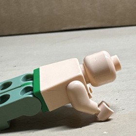 LEGO Batman Poison Ivy Minifigure BAT018 7785 OG Arkham Asylum 2006 Genuine