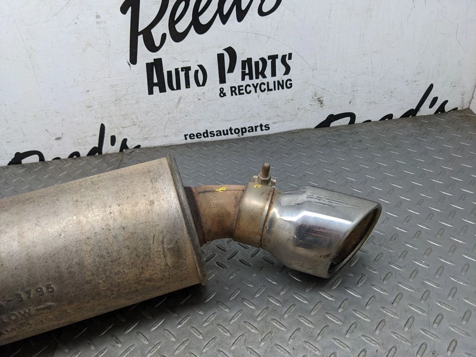 GMC Yukon Denali 2011-2014 5,3 L resonador de escape trasero genuino OEM 1176436 Foto 4 de 4