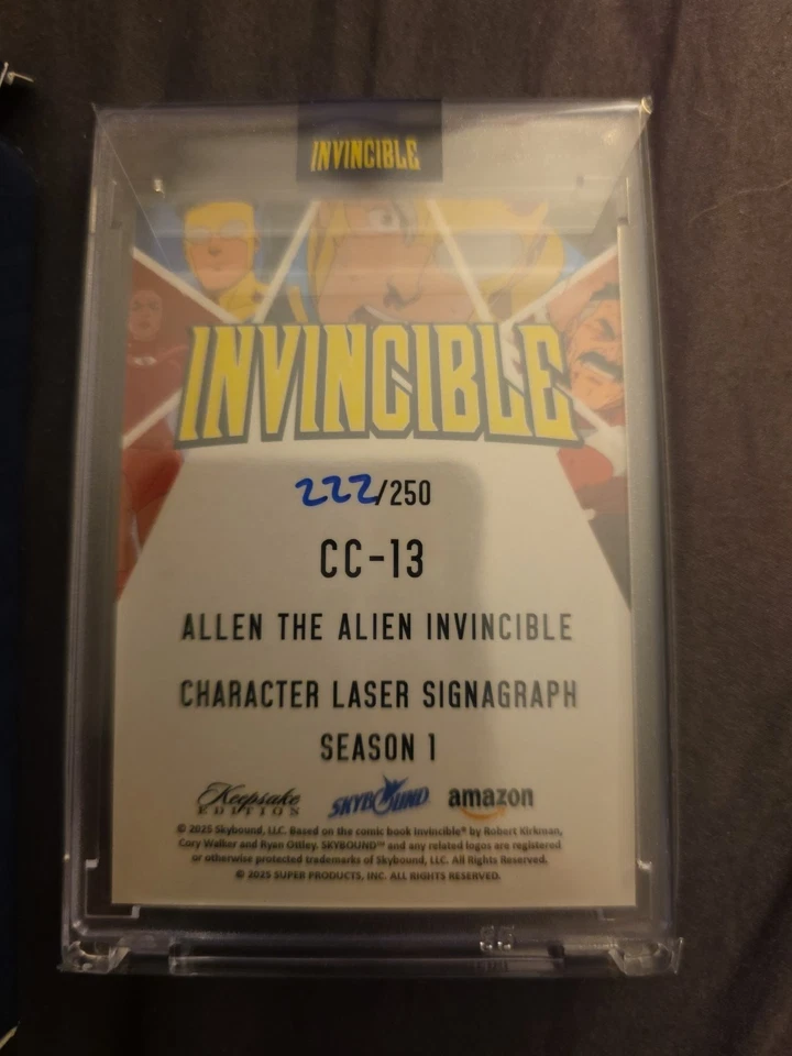 SDCC 2025 RECUERDO INVENCIBLE TEMPORADA 1 Allen The Alien & Invincible 222/250 Foto 3 de 3