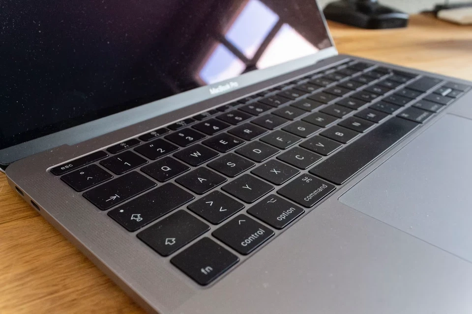 Apple MacBook Pro 13" Retina (2017) - Core i5 2.3 GHz, 8 GB, 128 GB SSD - Bild 4 von 4