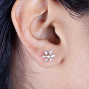 Bling-Bling-Flower-Shape-0-16Ct-Diamond-Stud-Earrings-14K-Yellow-Gold-Antique