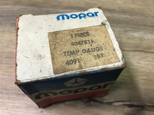 1980 to 83 CHRYSLER CORDOBA GRAN FURY NOS MOPAR TEMPERATURE GAUGE 4047511 - Picture 2 of 2