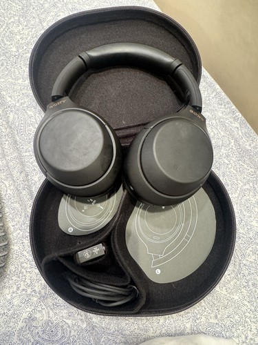 Sony WH-1000XM4 Wireless Bluetooth Noise-Cancelling Over-Ear Kopfhörer Schwarz