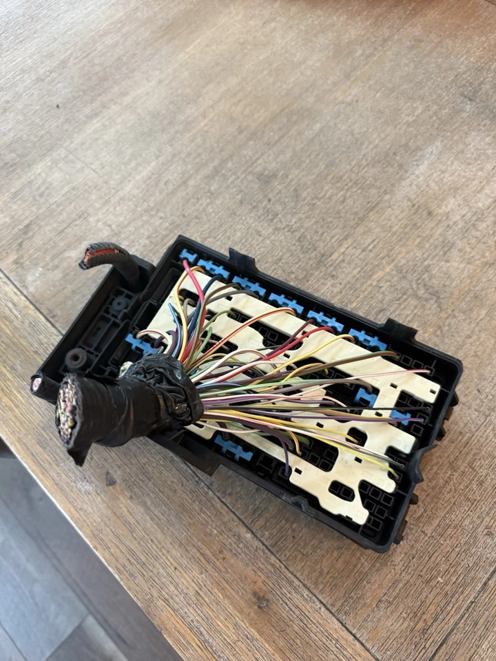 2010 Ford Edge 3.5L  Fuse Relay Box Junction Multifunction OEM - Image 3 of 4