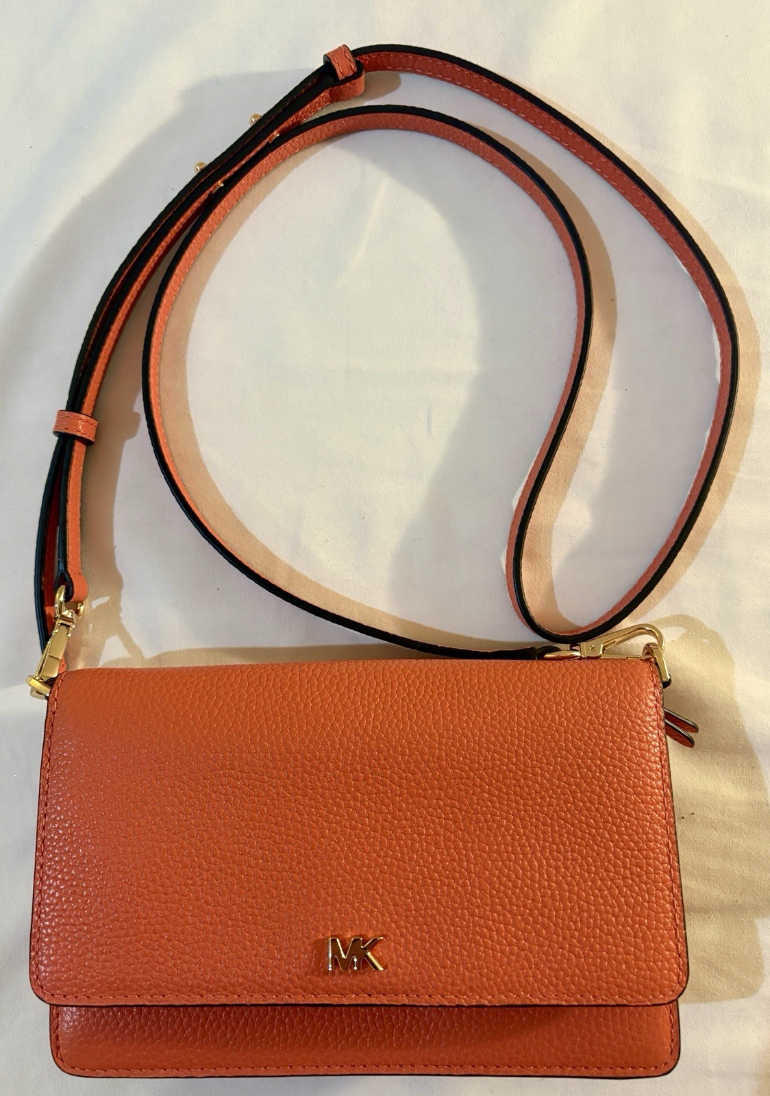 MICHAEL KORS Pebbled Leather MOTT Crossbody Phone Convertible Purse - Orange EUC