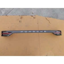 PORSCHE CAYENNE TRUNK CENTER TAILLIGHT  LED 2019 2020 2021 OEM 9Y0945081Q