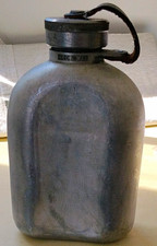 NATO Militaria Feldflasche/Trinkflasche grau mit Schraubverschluss & Trageriemen