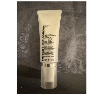 Peter Thomas Roth Un-Wrinkle Day Moisturizer SPF 20 Peptides Vitamins 1.4oz NEW 