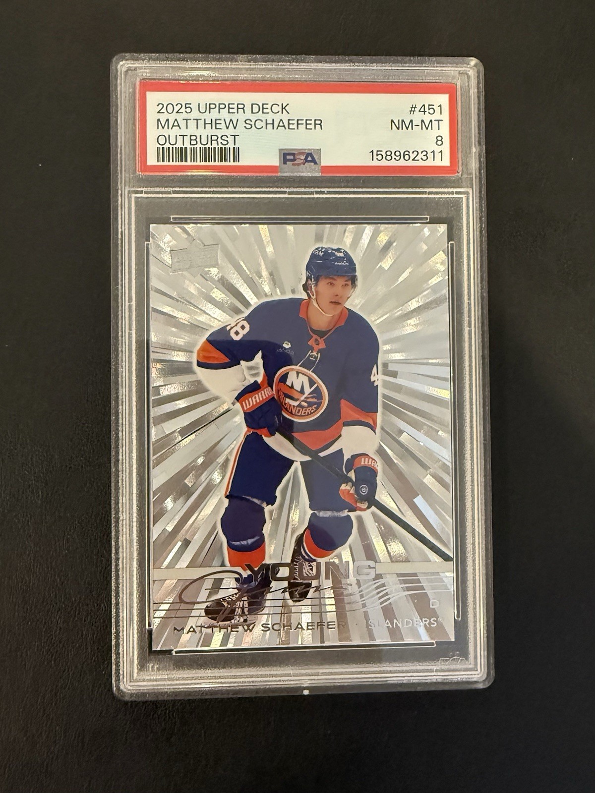 Upper Deck Young Guns Outburst RC Matthew Schäfer Islanders #451 PSA 8