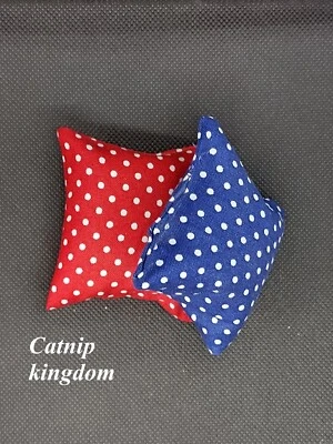 CATNIP KINGDOM CATNIP MINI PILLOWS Handmade in the UK -pack of 2-one red-one blue - new in!!!