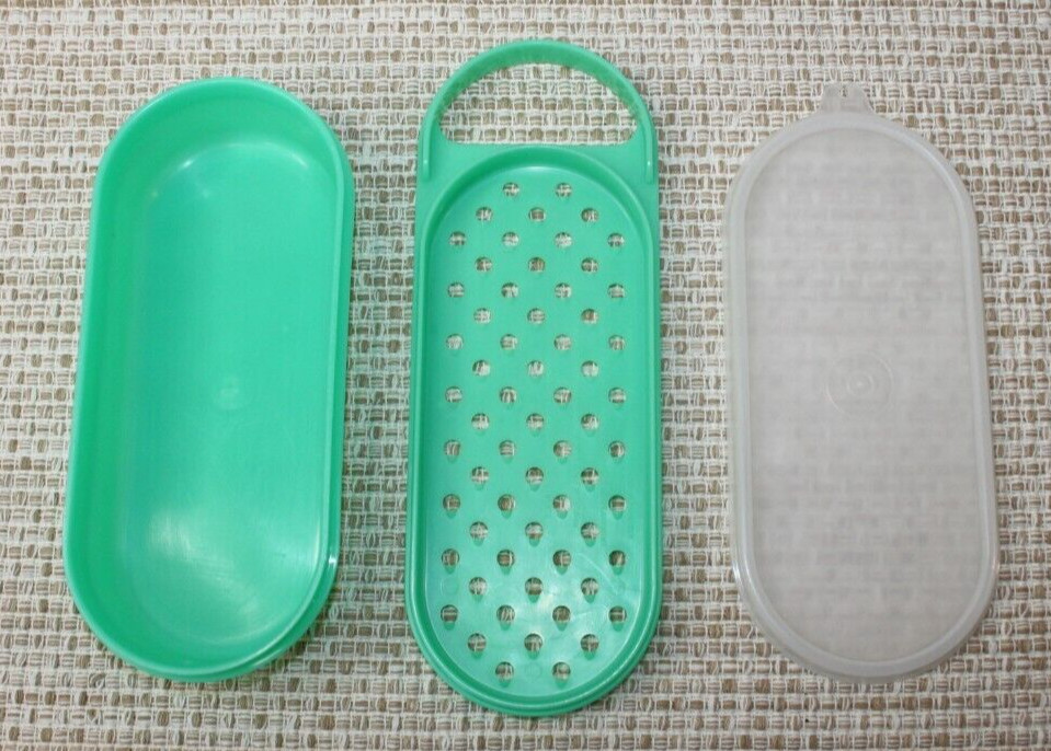 VTG TUPPERWARE JADEITE CHEESE GRATER SHREDDER w/STORAGE KEEPER #1374/1375/1376