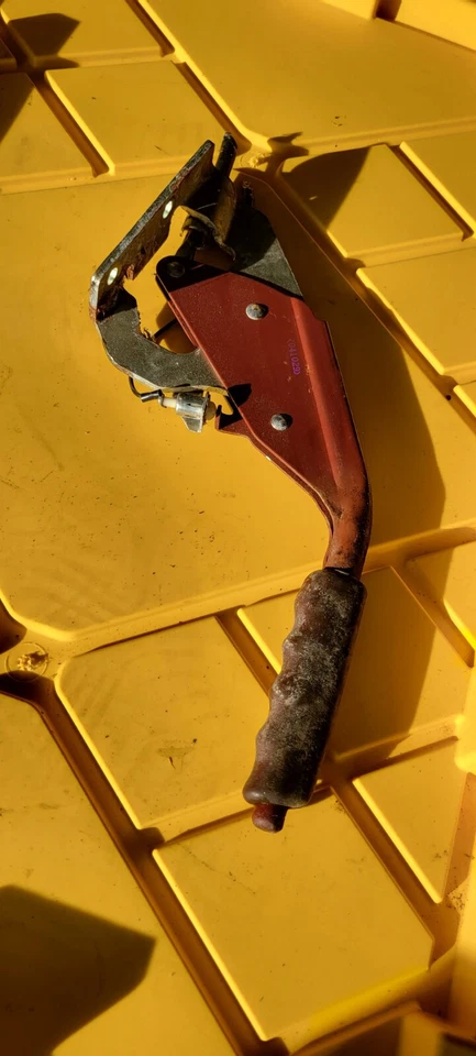 Manija de freno de estacionamiento Datsun 280zx 1979-83 rojo granate Foto 3 de 4