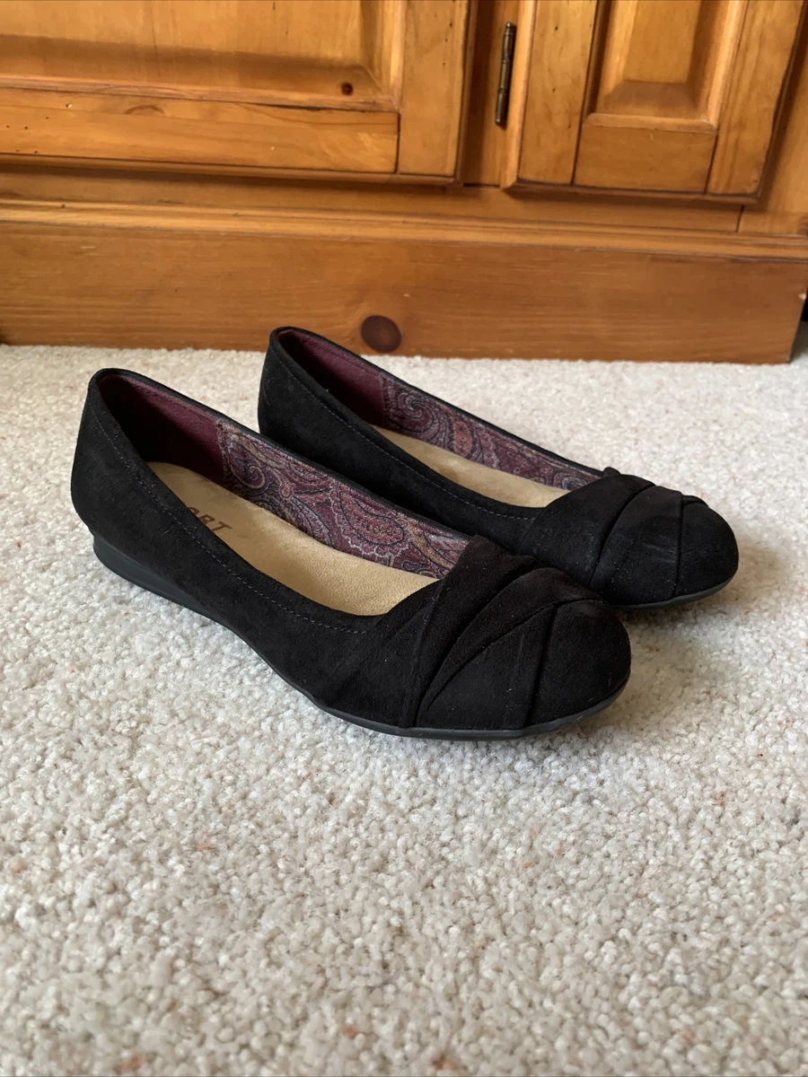 Report flat shoes sales