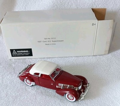 Vintage  Signature  Model  1937 Cord 812 Supercharged. 2003 New Open Box 