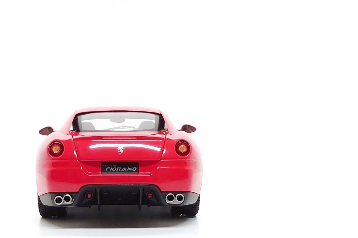 Hot Wheels Super Elite 1:18 Ferrari 599 GTB Fiorano in Rosso Corsa