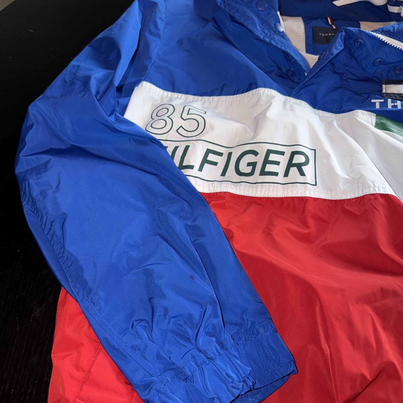 AUTHENTIC Tommy Hilfiger Jacket Size Large Red White Blue &Green NWOT thumbnail 2