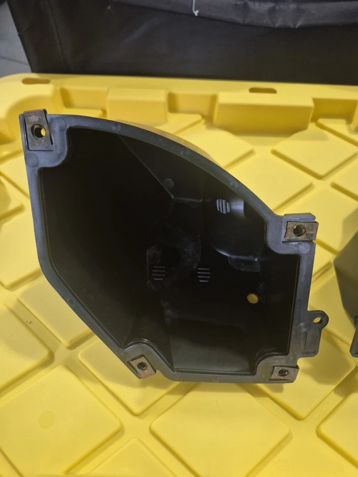 扬声器外壳 2012 Can-Am Spyder RT-S Roadster SE5 2843A 705003092 70500916 — 第 2/4 张图片