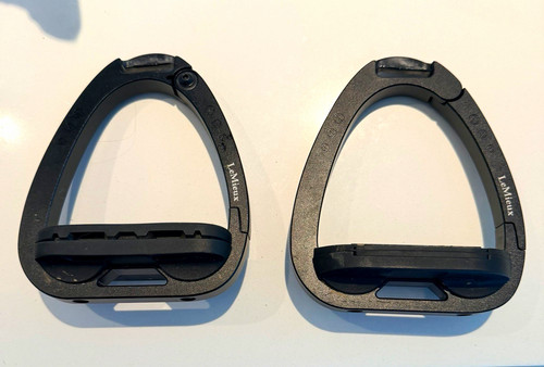 LeMieux Junior Vector Balance Stirrup Black