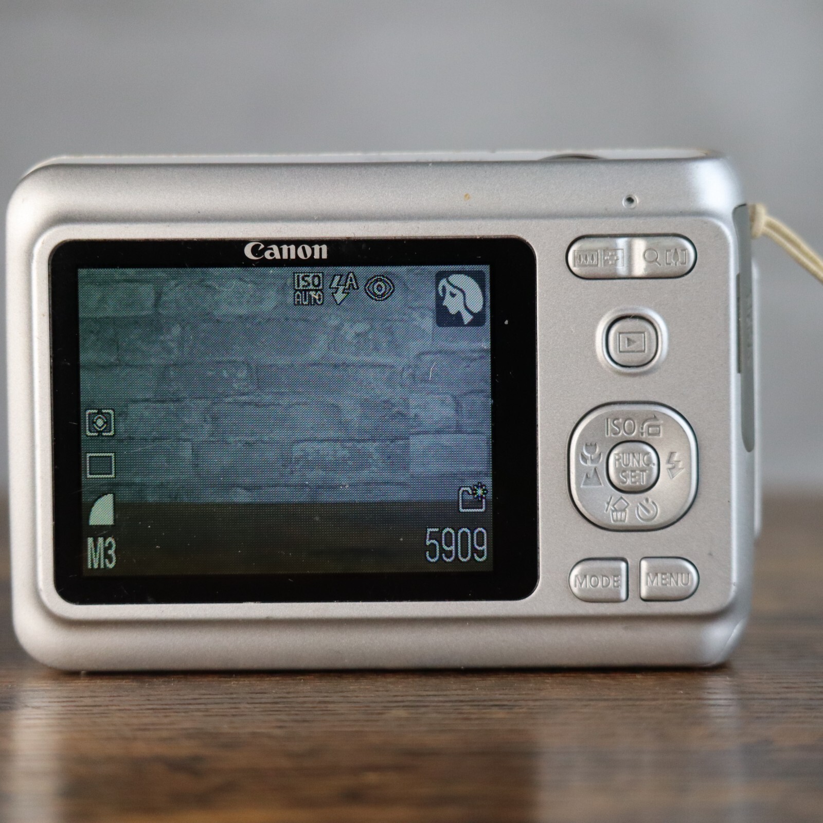 Canon PowerShot A480 10.0MP Digital Camera Silver *Good/Tested* W 4gb